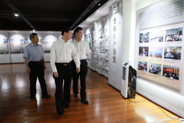 2017年7月26日，最高人民法院姜伟副院长视察文山中院廉政教育馆