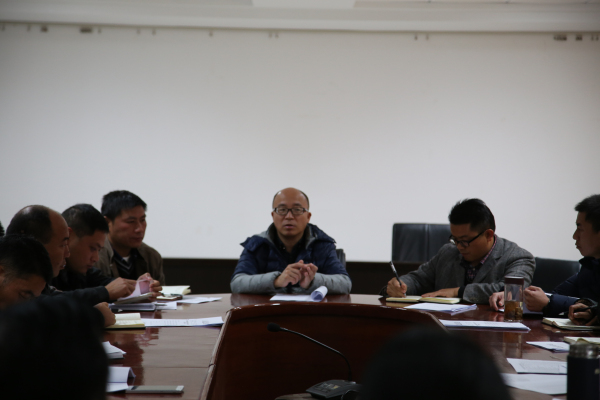 丘北：纪委书记传达省会议精神