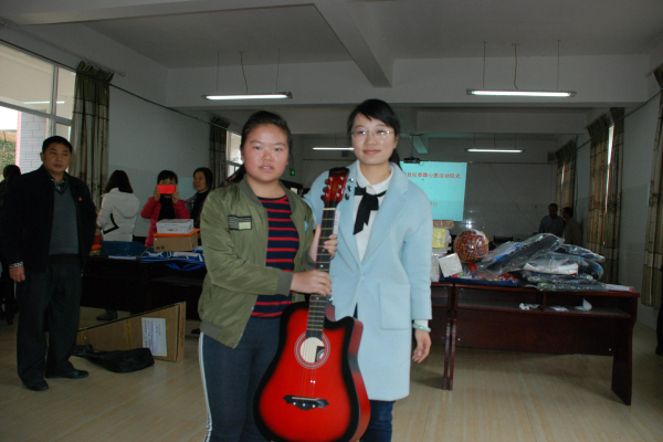 终于有了人生的第一把吉他