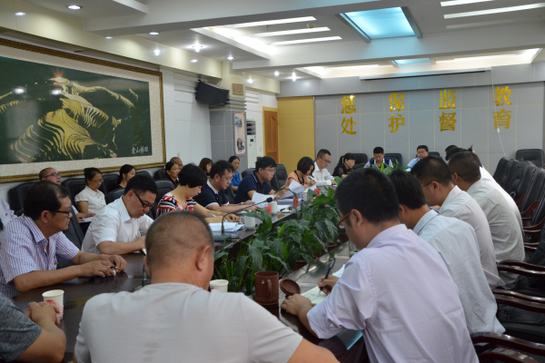 麻：县委书记调研纪检工作1