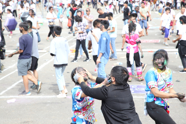 图7：互祝吉祥幸福