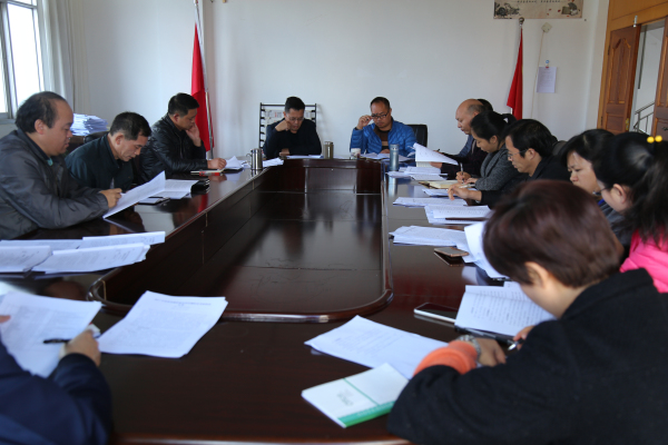 考核工作汇报会上认真总结考核工作并就检查发现问题提出整改要求