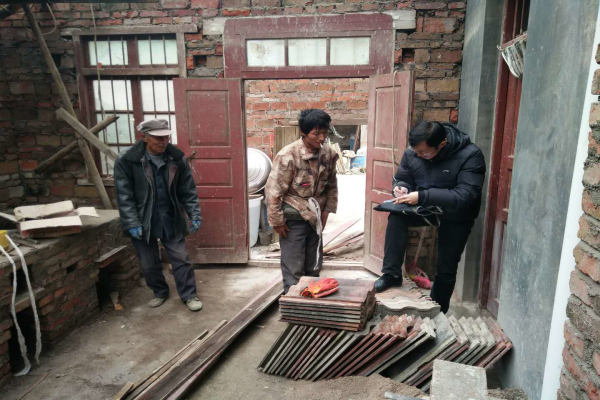 向贫困户了解住房补助 (1)