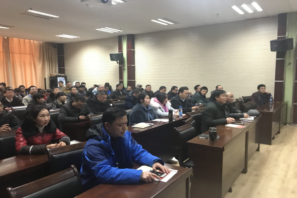 驻人社局纪检组观看专题片